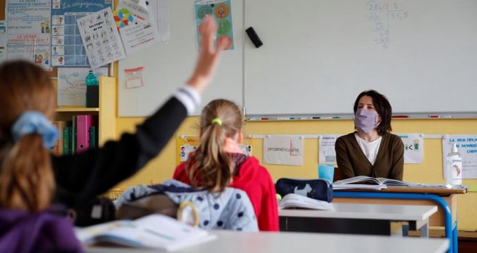 Повышение зарплат учителям: в МОН "закрыли вопрос"