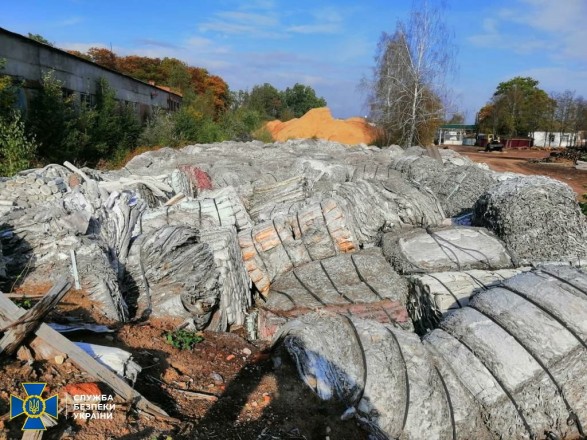 СБУ на Черниговщине нашла виновника незаконной утилизации промышленных отходов