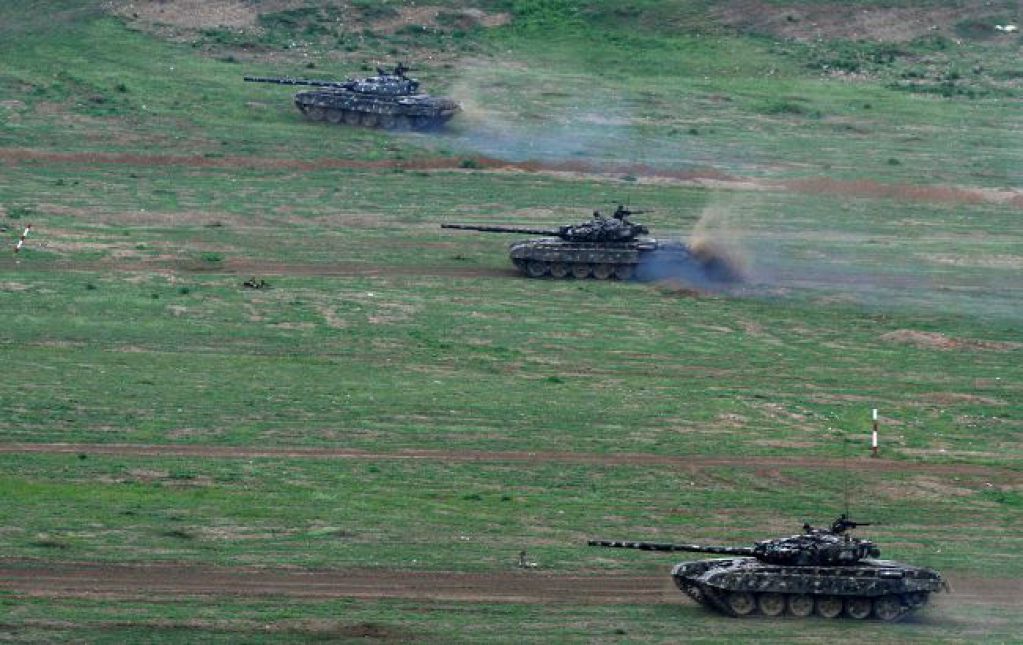 Армения и Азербайджан обвинили друг друга в обстрелах