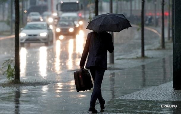 Зальет практически всех: синоптики предупредили о дожде на выходные