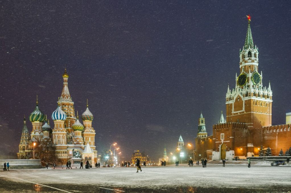 В Москве выпал первый снег. ВИДЕО