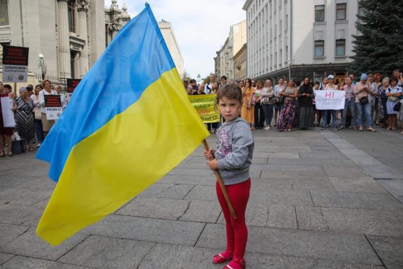 Украинцы, согласно статистике МВФ, зарабатывают меньше граждан Вьетнама и Молдовы