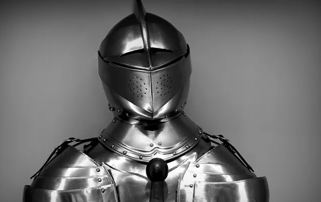 Почему рыцари погибали в бою, если доспехи защищали все их тело