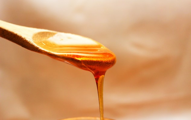 В чем польза воды с медом: причины употреблять этот напиток каждое утро