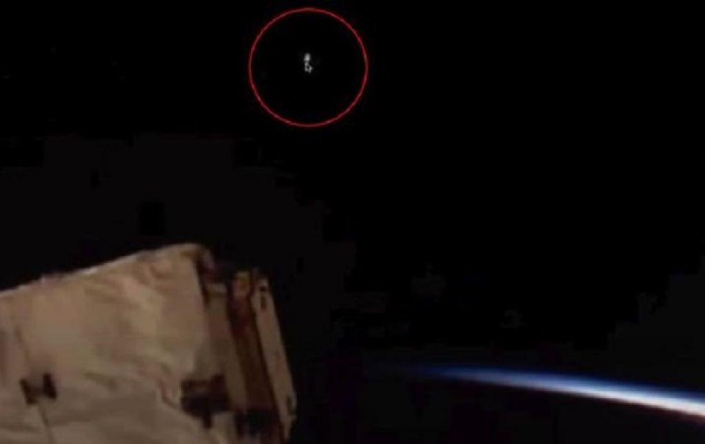 На МКС опять засекли НЛО. ВИДЕО