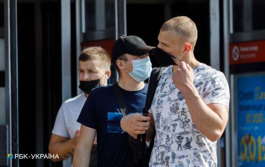 В самолет только через тест на COVID: пассажиров предупредили о нововведениях