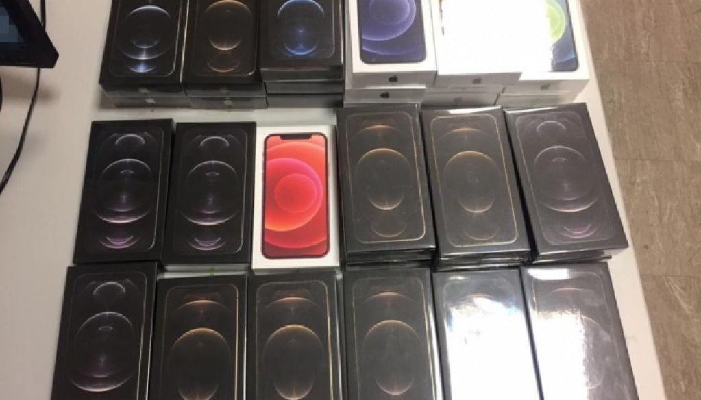 СБУ обнаружила новую партию контрабандных iPhone 12 ФОТО