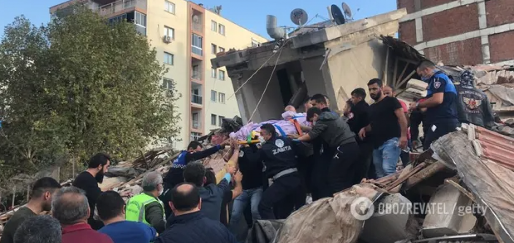 В Турции растет число погибших в результате землетрясения: пострадали более 120 человек