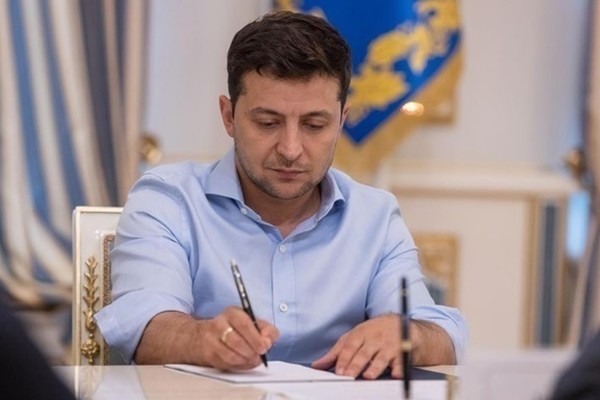 Зеленский назначил президентские стипендии детям погибших журналистов