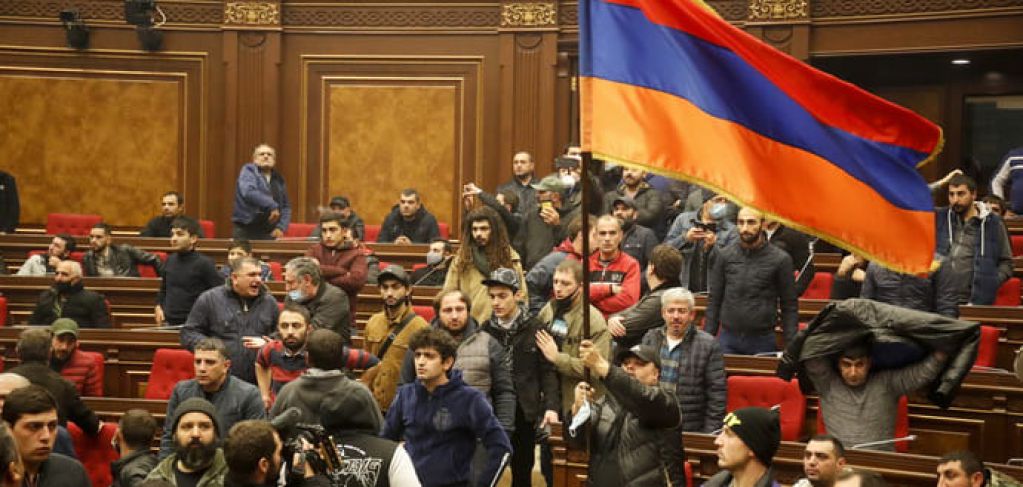 Капітуляція Вірменії: Чим російська угода щодо Карабаху загрожує Україні