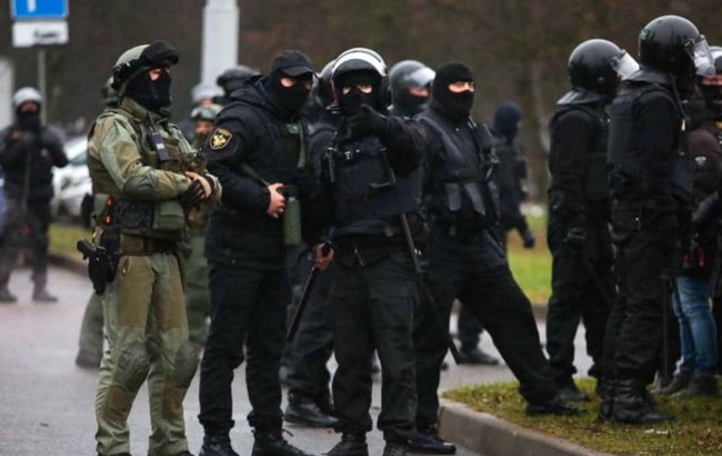 В Беларуси задержали более 350 человек, некоторым понадобилась скорая