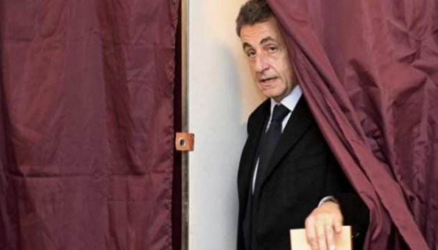 Уперше в історії Франції судять експрезидента