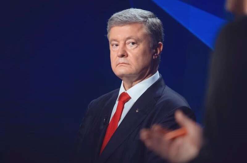 В Ровно Порошенко поскандалил с бывшим АТОшником: ВИДЕО стычки