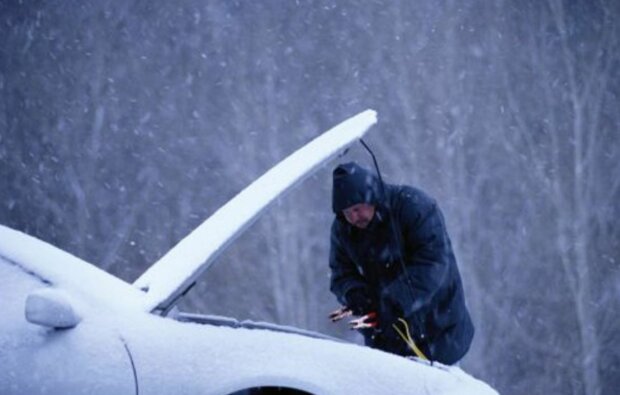 Не ломайте автомобиль: автогонщик рассказал, как спасти машину от сильных морозов