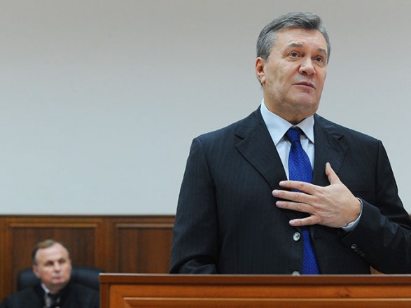 Адвокату Януковича дали три часа на ознакомление с материалом дела нескольких лет