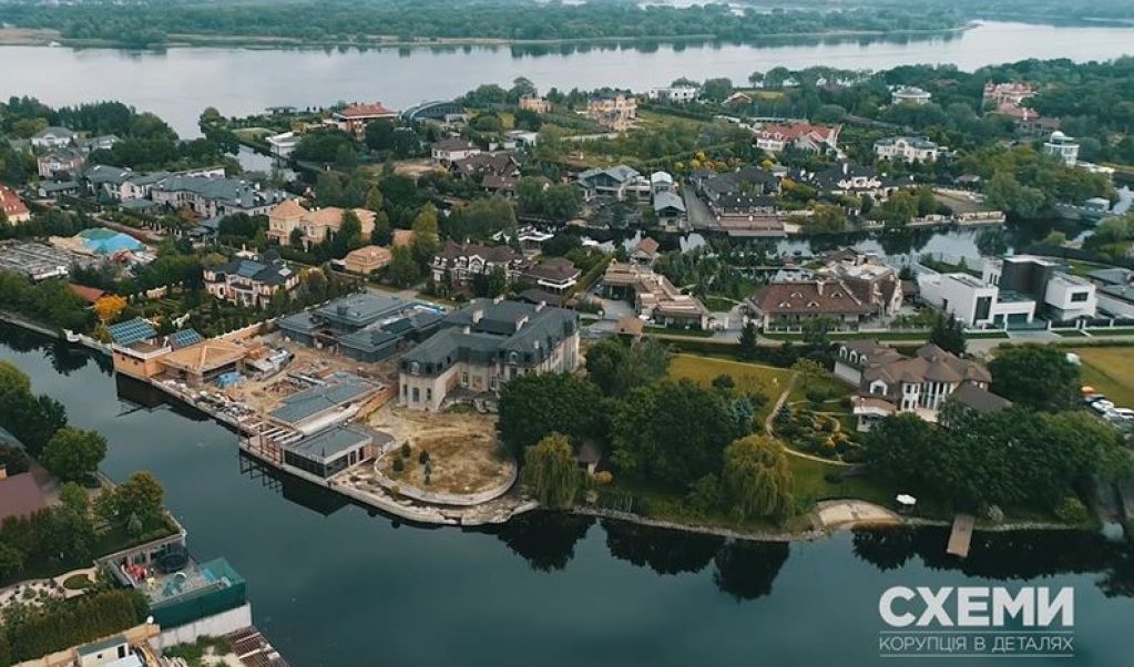 Державний ліквідатор Кудляк «віджав» елітну ділянку по сусідству з Порошенком