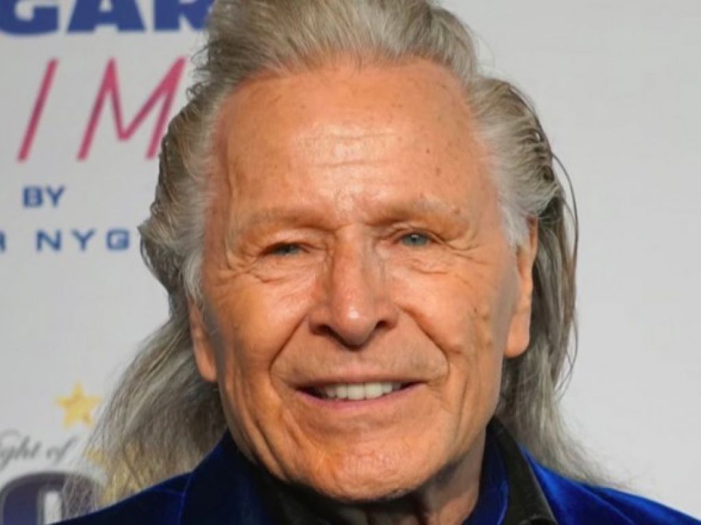 В Канаде 79-летний миллиардер ответит перед судом за изнасилования и торговлю людьми 