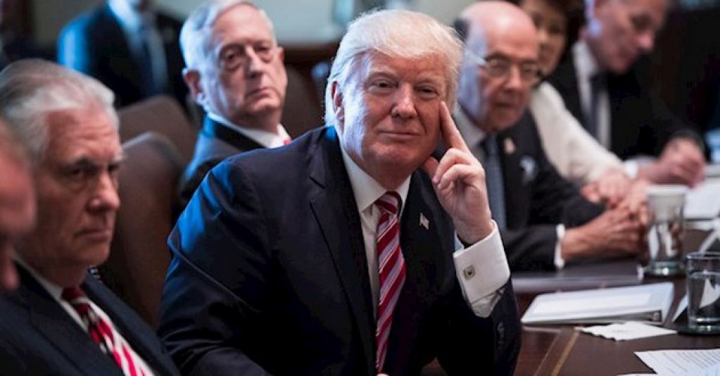 Трамп отказывается покинуть Белый дом