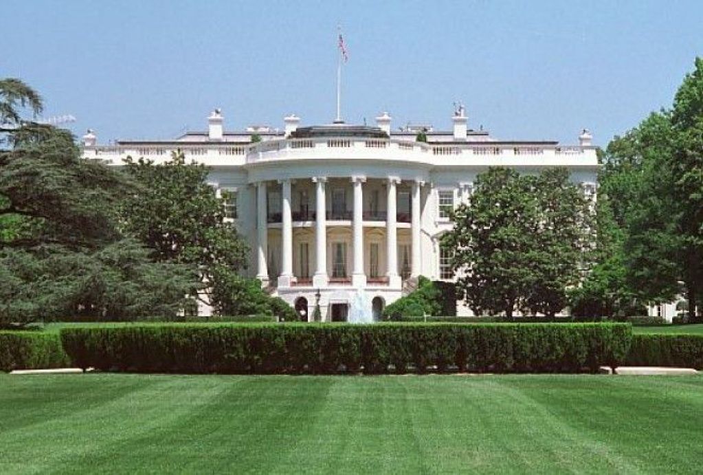 Почему Белый дом в США называется именно так