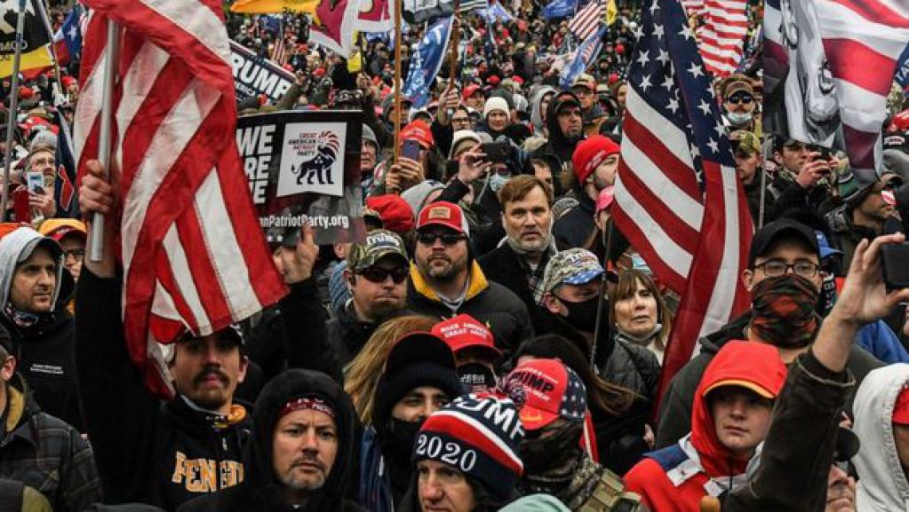 "Вооруженное восстание во всех штатах": в ФБР раскрыли планы трампистов