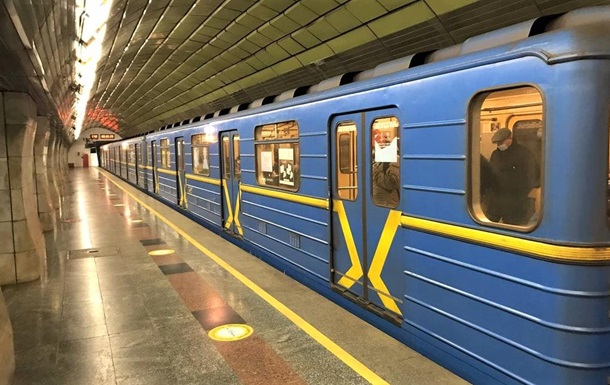 В метро Киева пассажиропоток упал на 56%