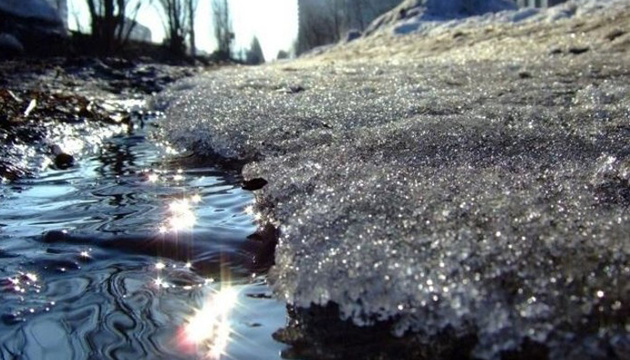 На заході України через відлигу очікується підняття рівнів води