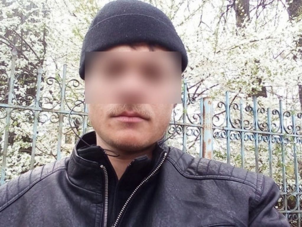 Поджидал в тамбуре: россиянин домогался 10-летней девочки прямо в школе