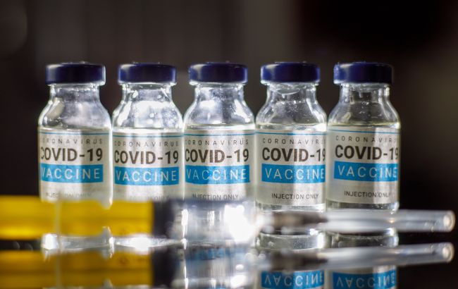 Шмыгаль рассказал, стоит ли ждать бесплатную ковид-вакцинацию в этом году