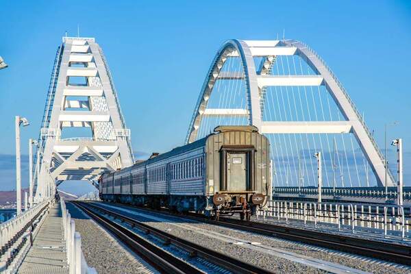Керченский мост едва стоит и может рухнуть: ученый дал реальный прогноз