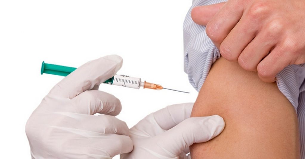 Прививают на каждом шагу: почему вакцинация в Израиле такая успешная