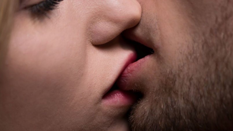 Эксперты выяснили, какие мужчины не любят целоваться