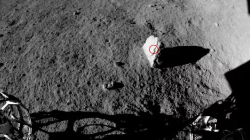 Луноход нашел на обратной стороне Луны странный камень