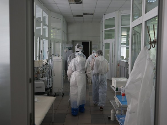 За сутки в Украине заболели коронавирусом  3 143 человек, всего зараженных - 1,276 млн 
