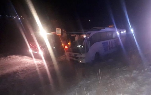 В Турции пассажирский автобус попал в ДТП: пострадали более 40 человек 