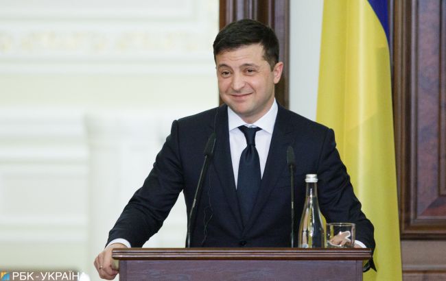 Нардепы хотят запретить украинцам жаловаться на президента и ВР