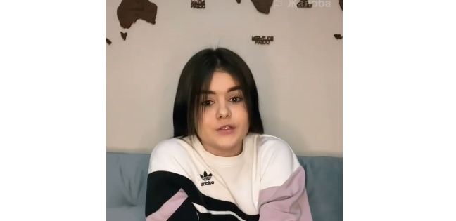 "Я не хотела. Извините": 15-летняя блогерша извинилась за украинский язык