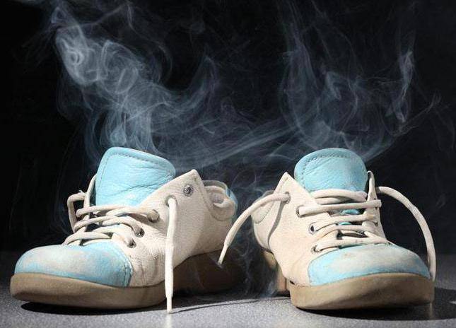 Если кроссовки неприятно пахнут: способы, которые помогут