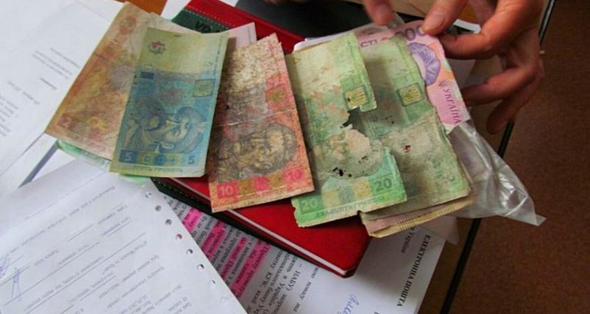 Какие поврежденные банкноты обязаны принимать в банках и магазинах