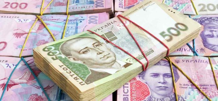 Украину наводнили фальшивые купюры: как работают мошенники