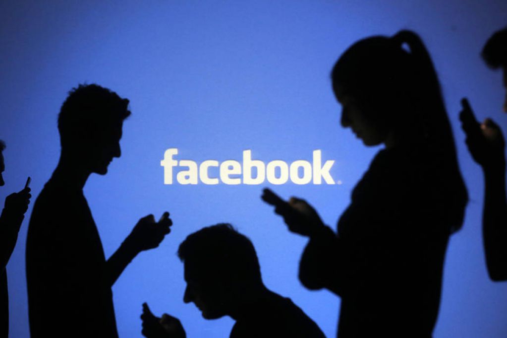 Facebook отменяет запрет на политическую рекламу