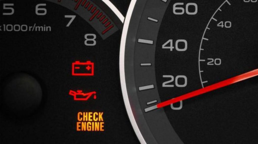 Большинство водителей игнорируют лампочку Check Engine - результаты опроса