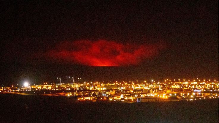 Все полеты отменили: в Исландии произошло извержение вулкана. ВИДЕО