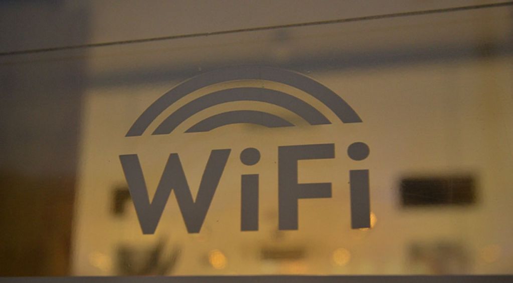 Wi-Fi в общественных местах очень опасен: хакеры стерегут ваш смартфон на каждом шагу
