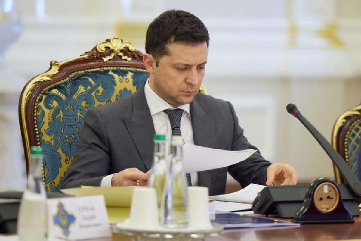 Зеленский объяснил, почему отменил указы Януковича