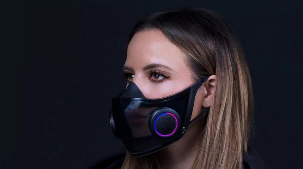 Создана прозрачная маска против COVID с RGB-подсветкой. ВИДЕО