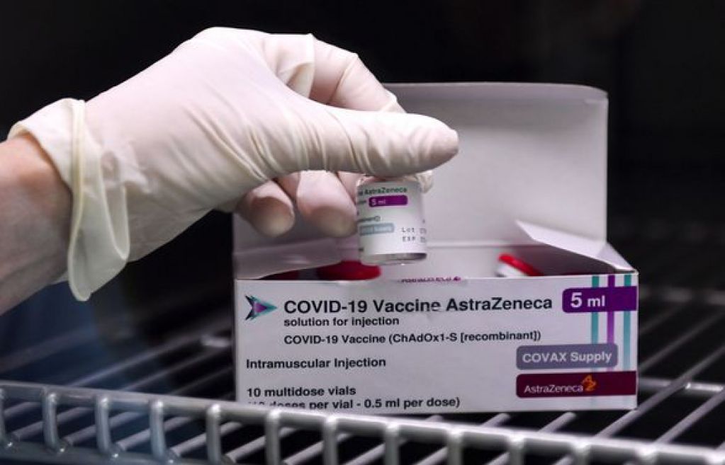 На 18 млн прививок AstraZeneca в Великобритании пришлось 30 случаев тромбоза