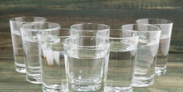 Названы продукты, которые заменят «обязательные» 8 стаканов воды в день