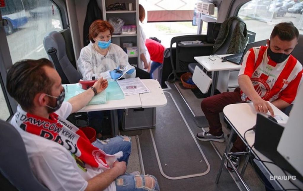 В Польше побит антирекорд по числу смертей от COVID-19 за сутки