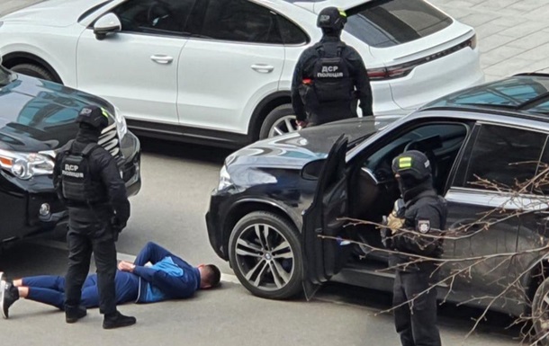 Спецоперация в Харькове: силовики задержали группу вымогателей	