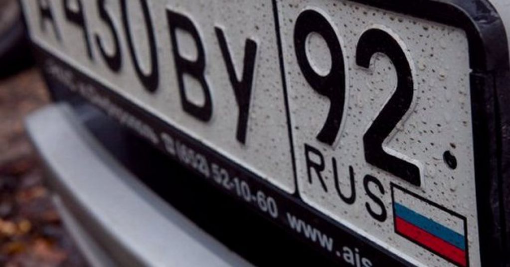 В Харькове и Запорожье машины с росномерами выставляют флаги Украины. ВИДЕО